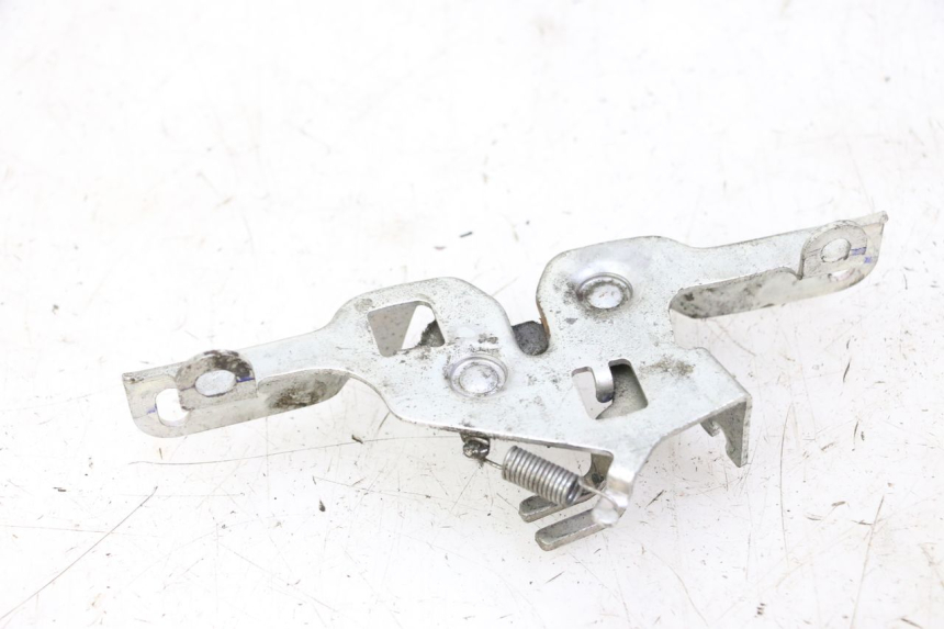 photo de SEAT LOCK SET HONDA FORZA ABS 300 (2013 - 2017) - Zoom on usage condition