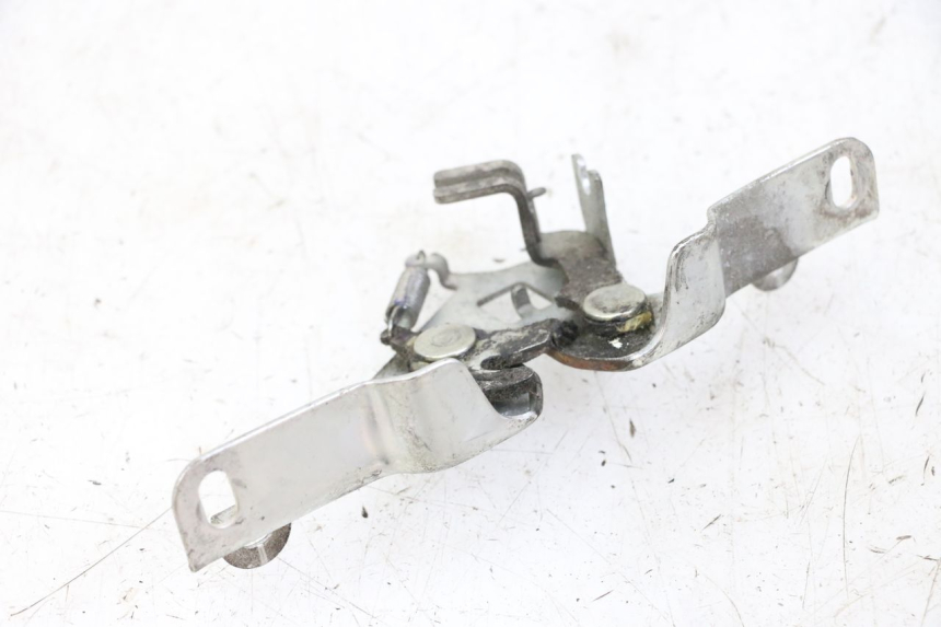 photo de SEAT LOCK SET HONDA FORZA ABS 300 (2013 - 2017) - Alternative perspective