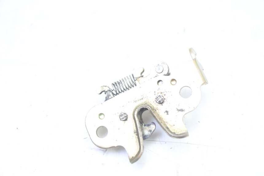 photo de SEAT LOCK PEUGEOT KISBEE 2T 50 (2010 - 2017) - Zoom on usage condition