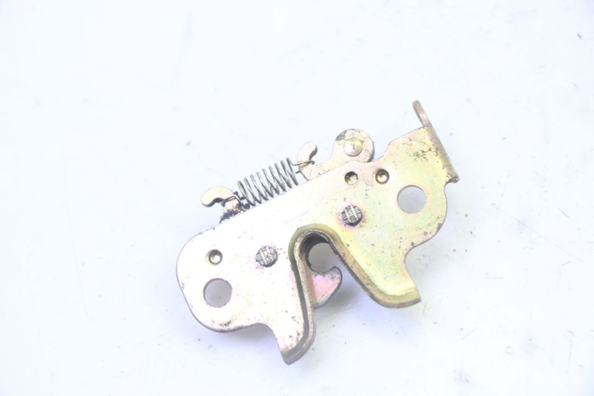 photo de SEAT LOCK PEUGEOT KISBEE 2T 50 (2010 - 2017) - Zoom on usage condition