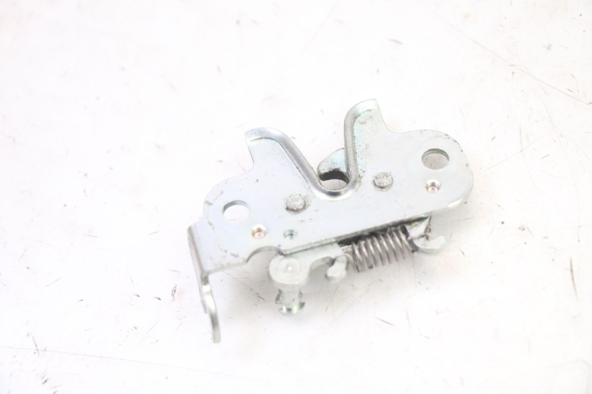 photo de SEAT LOCK PEUGEOT KISBEE 4T 50 (2018 - 2022) - Alternative perspective