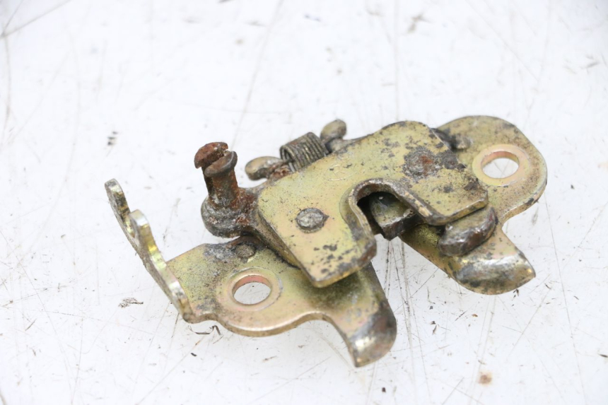 photo de SEAT LOCK PEUGEOT KISBEE 4T 50 (2010 - 2017) - Technical close-up