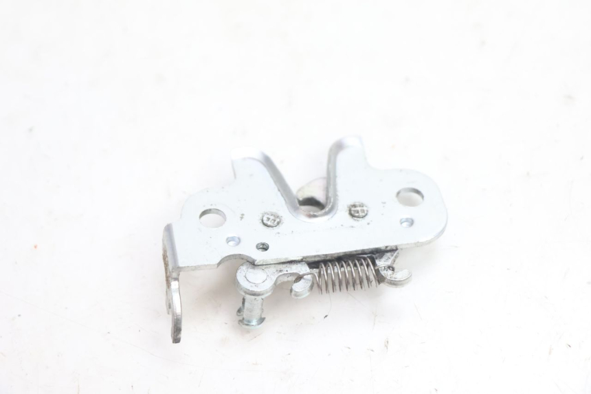 photo de SEAT LOCK PEUGEOT KISBEE 4T 50 (2018 - 2022) - Alternative perspective