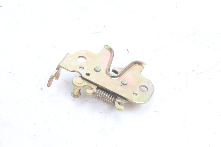 photo de SEAT LOCK PEUGEOT KISBEE 4T 50 (2010 - 2017) - Alternative perspective
