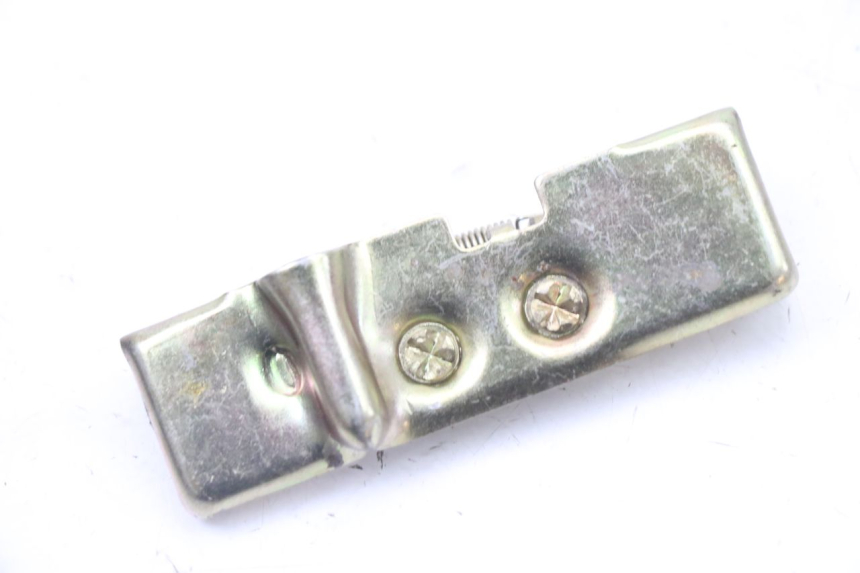 photo de SEAT LOCK SET LONGJIA SHARPY 125 (2020 - 2024) - Zoom on usage condition