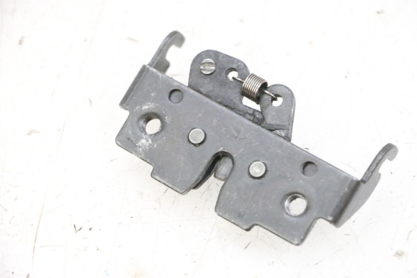 photo de SEAT LOCK SET PIAGGIO MP3 HPE 300 (2019 - 2026) - Zoom on usage condition