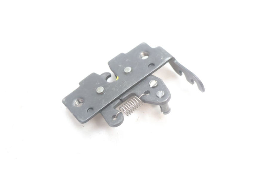 photo de SEAT LOCK SET PIAGGIO MP3 HPE 530 (2022 - 2026) - Alternative perspective