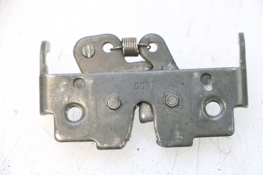 photo de SEAT LOCK SET PIAGGIO MP3 RL 250 (2006 - 2010) - Zoom on usage condition