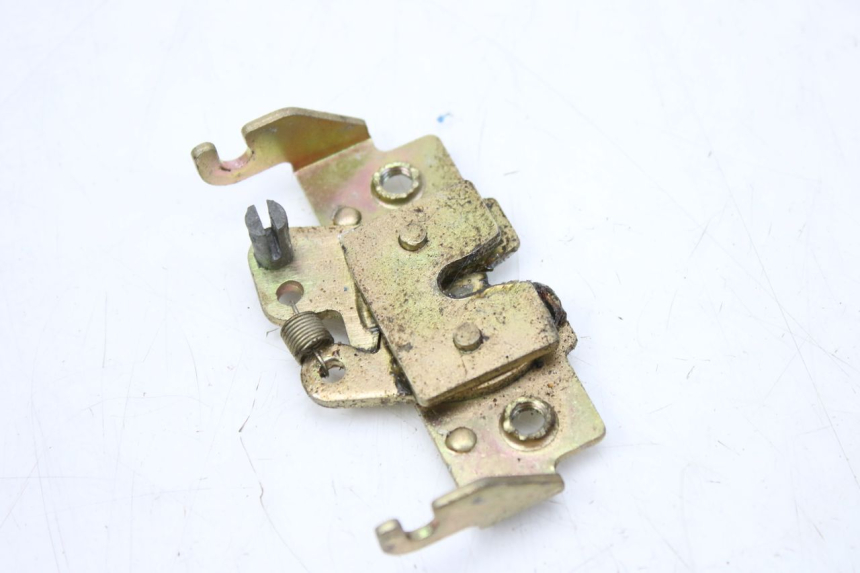 photo de SEAT LOCK KEEWAY OUTLOOK 125 (2007 - 2013) - Alternative perspective