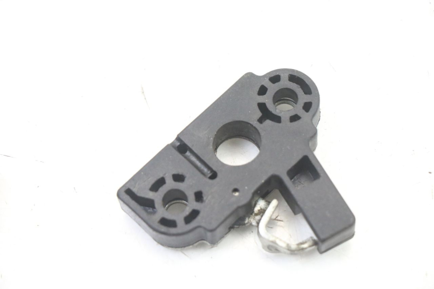 photo de SEAT LOCK SET MBK OVETTO 4T 50 (2008 - 2016) - Zoom on usage condition