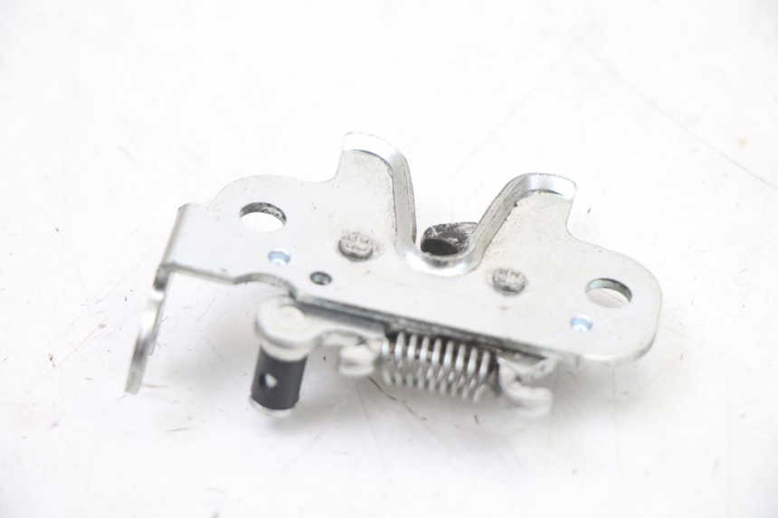 photo de SEAT LOCK PEUGEOT KISBEE 4T 50 (2018 - 2022) - Alternative perspective