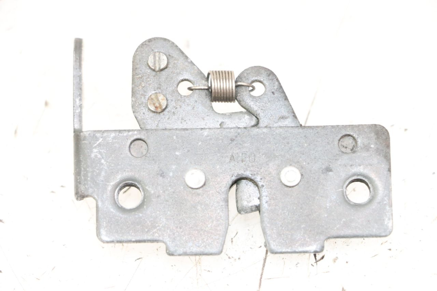 photo de SEAT LOCK PIAGGIO MP3 LT 400 (2007 - 2012) - Alternative perspective