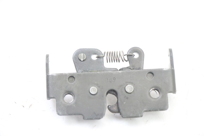 photo de SEAT LOCK PIAGGIO MP3 LT 400 (2007 - 2012) - Zoom on usage condition