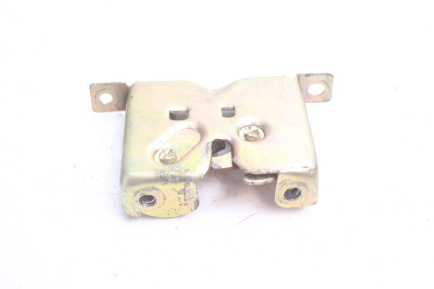 photo de SEAT LOCK KEEWAY RY6 2T 50 (2011 - 2019) - Zoom on usage condition