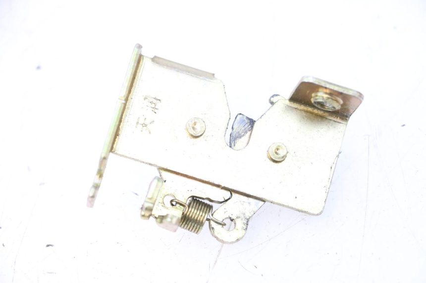photo de SEAT LOCK SET BAIKU SAKURA 1 (2021 - 2025) - Zoom on usage condition