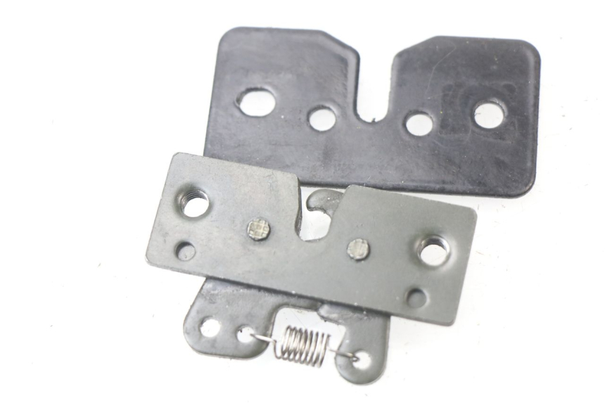 photo de SEAT LOCK SET PEUGEOT SATELIS COMPRESSOR K15 125 (2006 - 2009) - Component detail