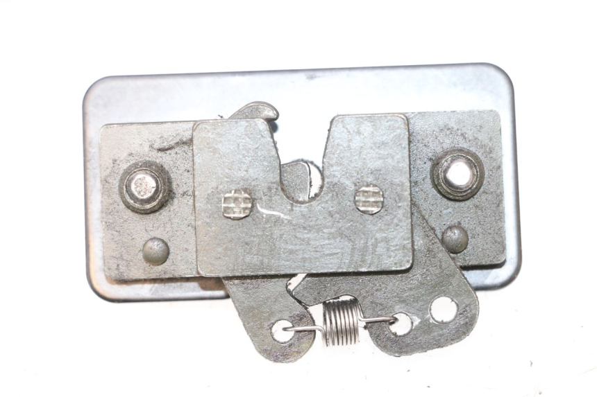 photo de SEAT LOCK SET PEUGEOT SATELIS COMPRESSOR K15 125 (2006 - 2009) - Main view