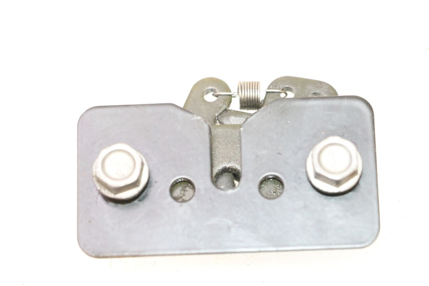 photo de SEAT LOCK SET PEUGEOT SATELIS COMPRESSOR K15 125 (2006 - 2009) - Zoom on usage condition