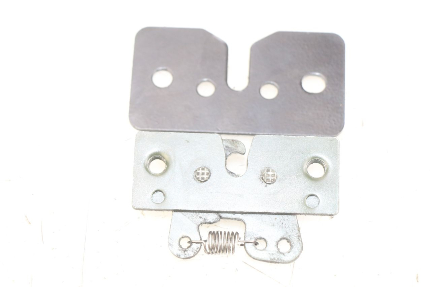 photo de SEAT LOCK PEUGEOT SATELIS 125 (2010 - 2012) - Component detail