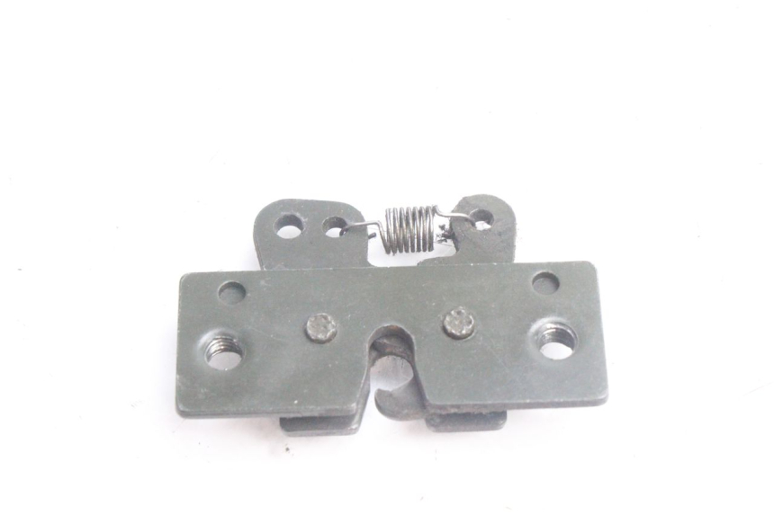 photo de SEAT LOCK PEUGEOT SATELIS 125 (2006 - 2009) - Zoom on usage condition