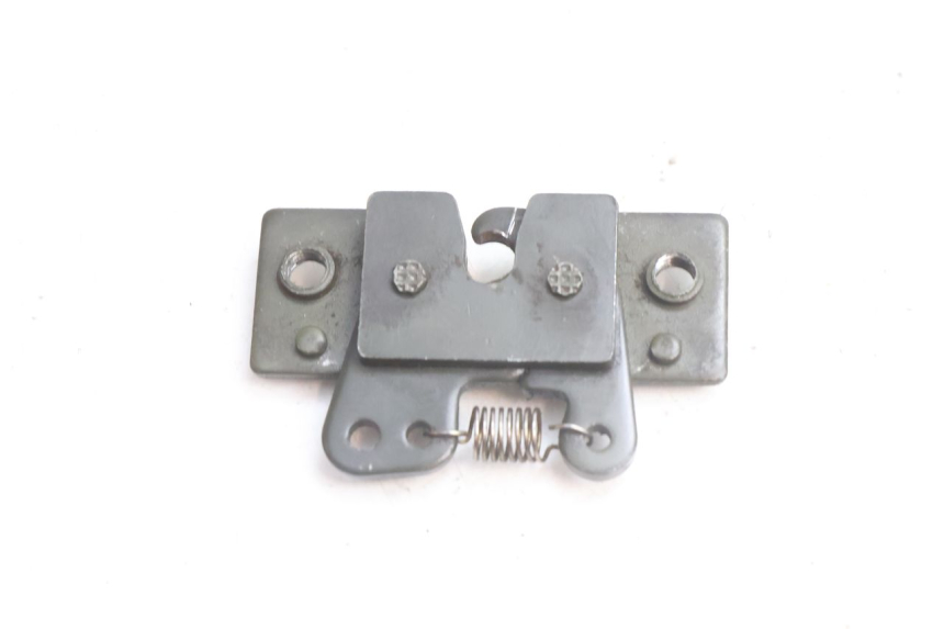 photo de SEAT LOCK PEUGEOT SATELIS 125 (2006 - 2009) - Zoom on usage condition