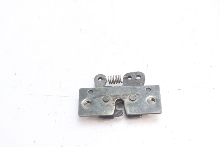 photo de SEAT LOCK PEUGEOT SPEEDFIGHT LC 50 (1996 - 2002) - Zoom on usage condition