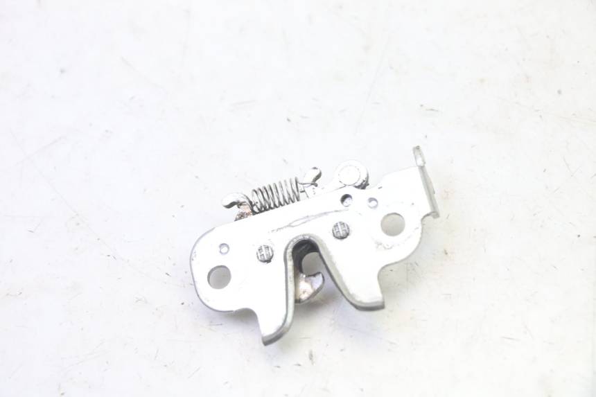 photo de SEAT LOCK SET PEUGEOT STREETZONE I 2T 50 (2018 - 2020) - Zoom on usage condition