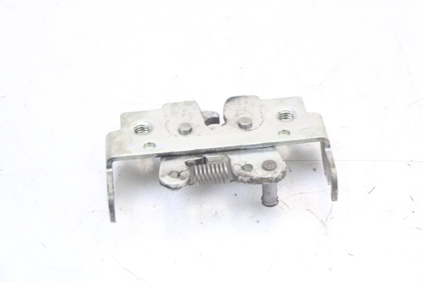 photo de SEAT LOCK SET SUZUKI BURGMAN 125 (2007 - 2014) - Alternative perspective