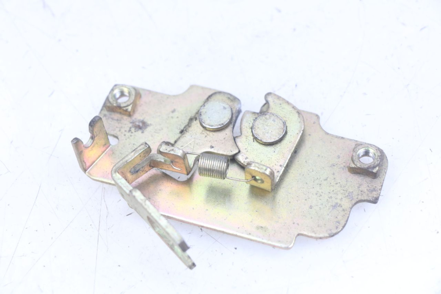 photo de SEAT LOCK SYM SYMPHONY 125 (2009 - 2015) - Zoom on usage condition