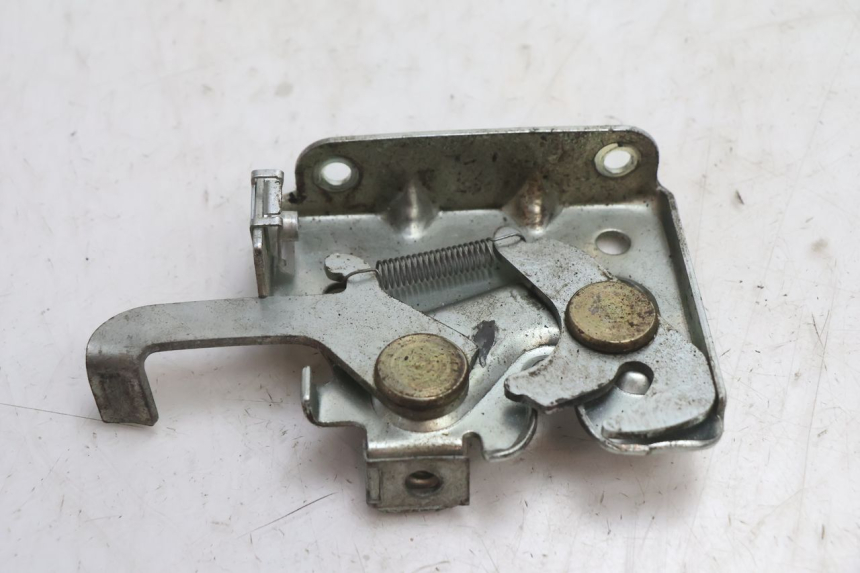 photo de SEAT LOCK SET PIAGGIO TYPHOON 50 (2000 - 2009) - Component detail
