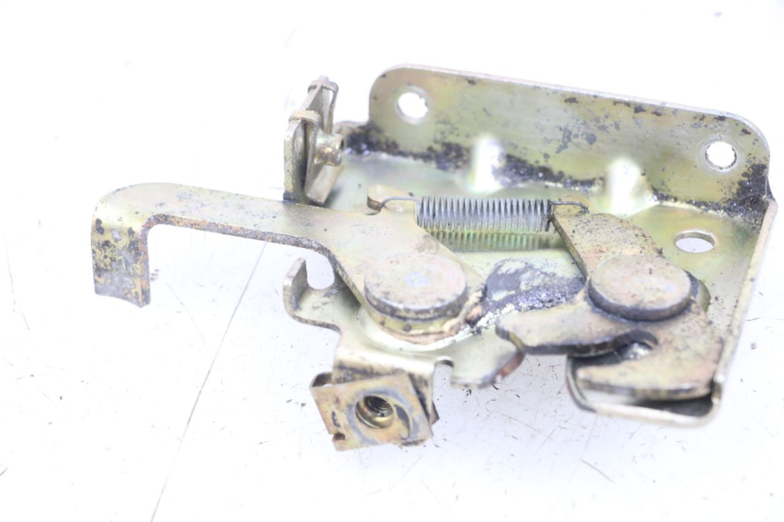 photo de SEAT LOCK PIAGGIO TYPHOON 80 (1994 - 1997) - Zoom on usage condition