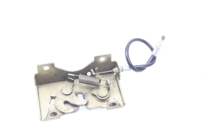 photo de SEAT LOCK SET RAZZO VENICE 50 (2009 - 2014) - Zoom on usage condition