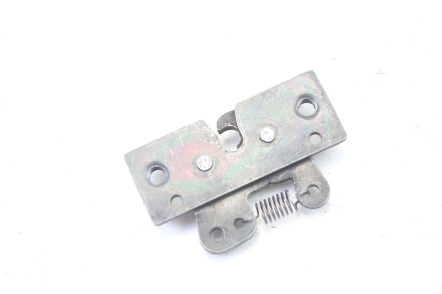 photo de SEAT LOCK SET PEUGEOT VIVACITY 50 (2004 - 2009) - Alternative perspective