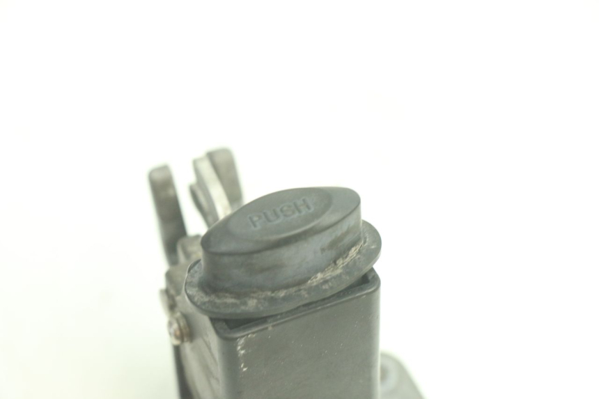 photo de SEAT LOCK SET YAMAHA WAVE RUNNER GP R 1200 (2000 - 2003) - Zoom on usage condition
