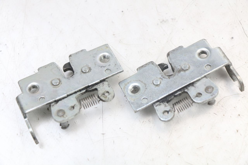 photo de SEAT LOCK YAMAHA X-MAX XMAX 250 (2006 - 2009) - Alternative perspective