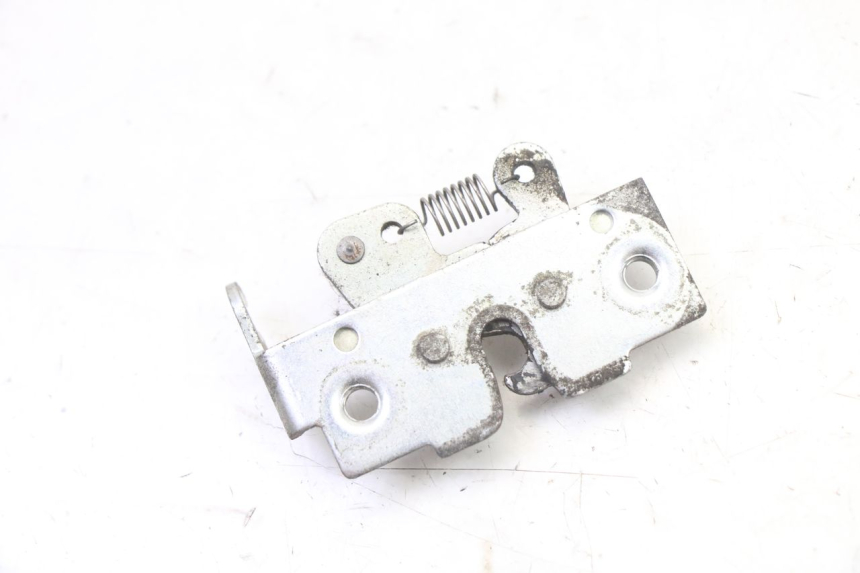 photo de SEAT LOCK YAMAHA XMAX X-MAX 125 (2006 - 2009) - Zoom on usage condition