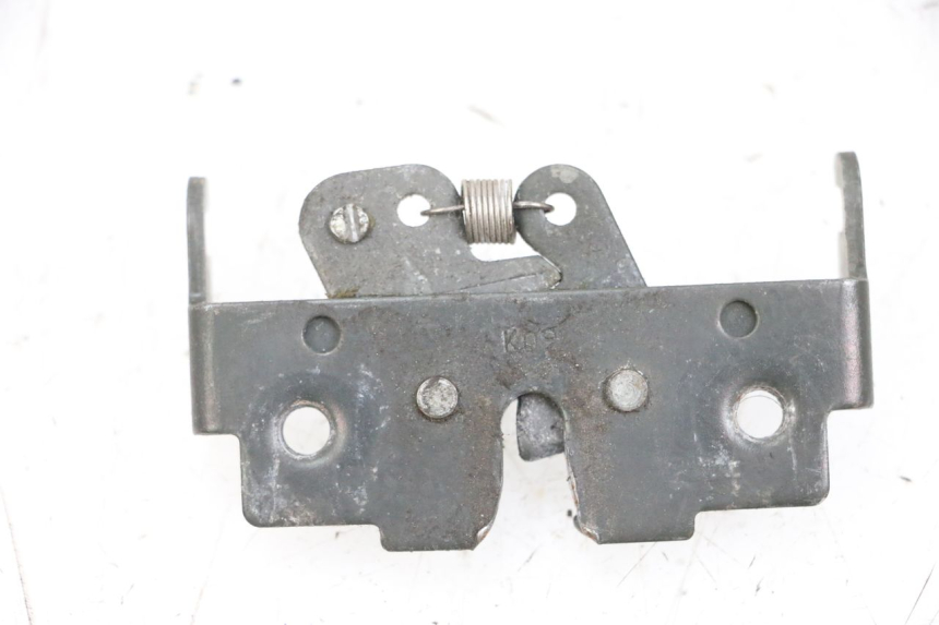 photo de SEAT LOCK YAMAHA X-MAX XMAX 125 (2010 - 2013) - Zoom on usage condition