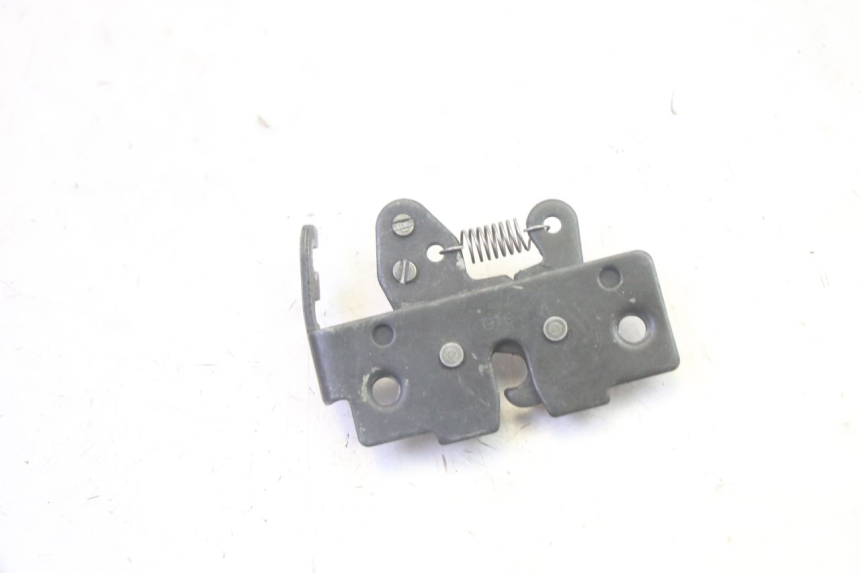 photo de SEAT LOCK PIAGGIO XEVO - X EVO 125 (2007 - 2017) - Zoom on usage condition