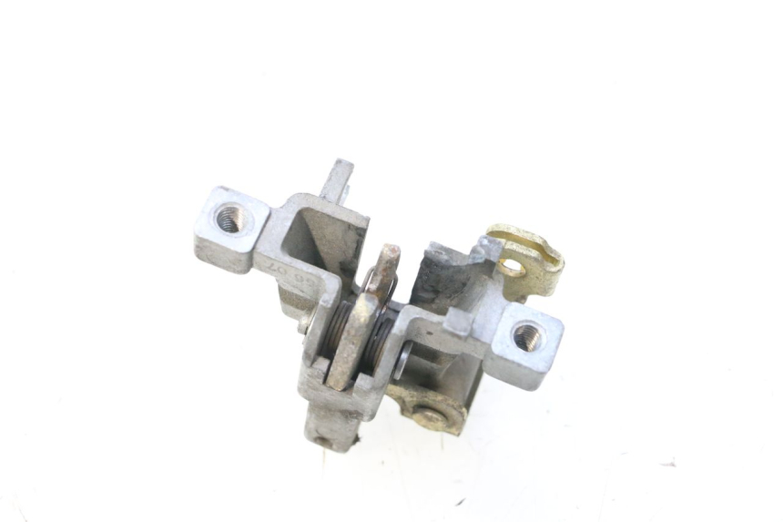 photo de SEAT LOCK SET YAMAHA XP T-MAX ABS 500 (2005 - 2005) - Zoom on usage condition