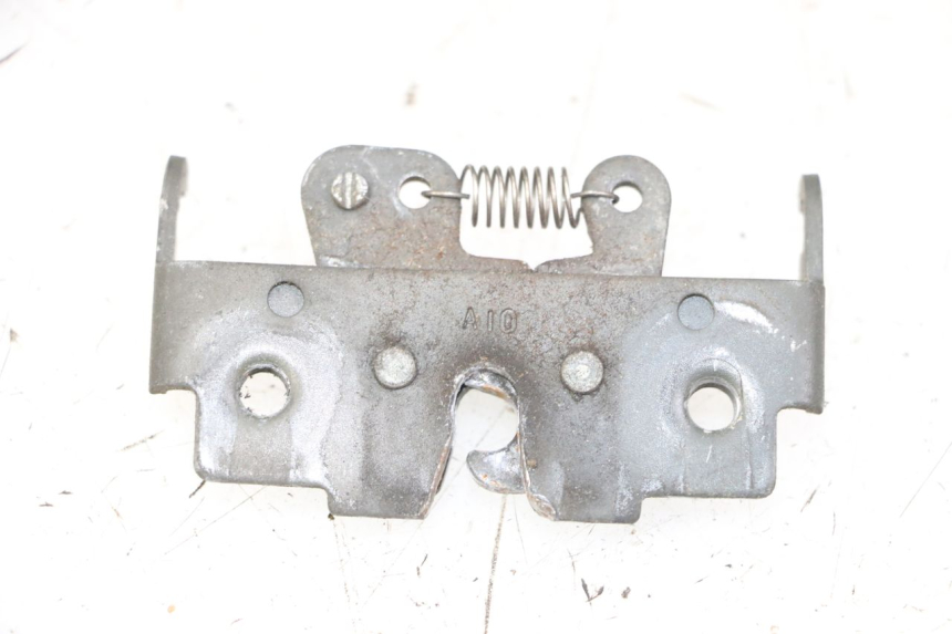 photo de SEAT LOCK YAMAHA X-MAX XMAX ABS 250 (2010 - 2014) - Zoom on usage condition