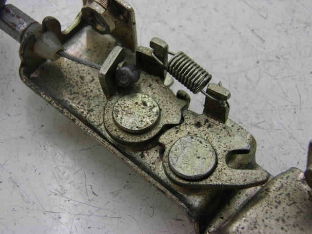 photo de SEAT LOCK SET YIYING YY 125 T-10 125 (2006 - 2012) - Zoom on usage condition