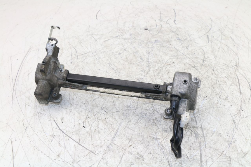 photo de SEAT LOCK SET YAMAHA YP MAJESTY ABS 400 (2007 - 2009) - Zoom on usage condition