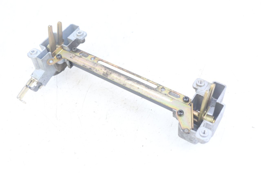 photo de SEAT LOCK YAMAHA YP MAJESTY 400 (2004 - 2008) - Main view