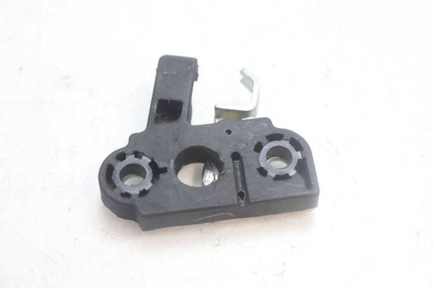 photo de SEAT LOCK YAMAHA YP MAJESTY 125 (2007 - 2010) - Zoom on usage condition