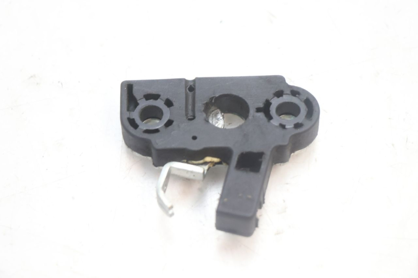 photo de SEAT LOCK YAMAHA YP MAJESTY 125 (2007 - 2010) - Technical close-up