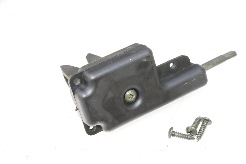 photo de SEAT LOCK PIAGGIO ZIP 2T 50 (2009 - 2019) - Zoom on usage condition