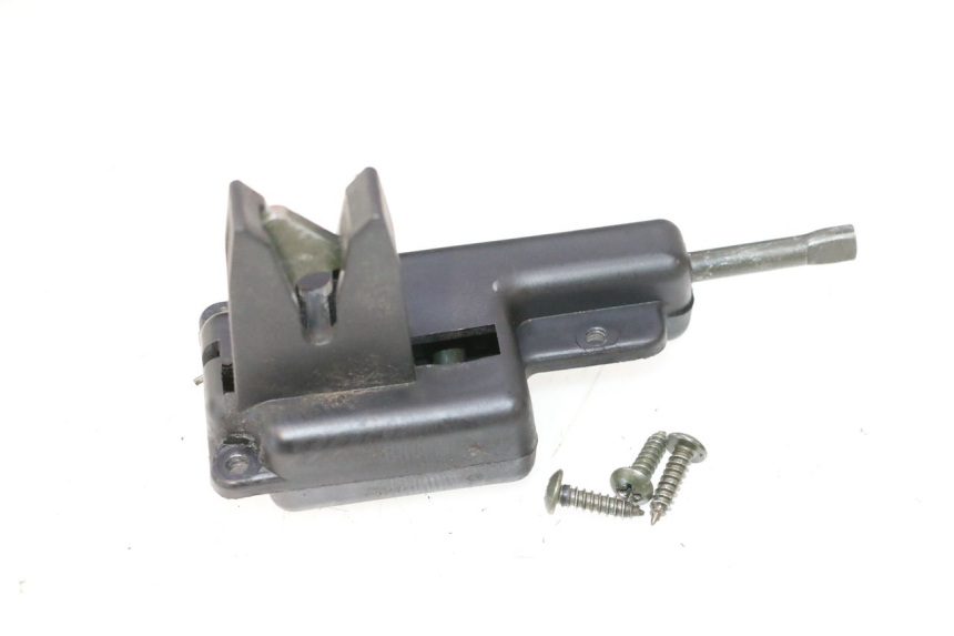 photo de SEAT LOCK PIAGGIO ZIP 2T 50 (2009 - 2019) - Alternative perspective