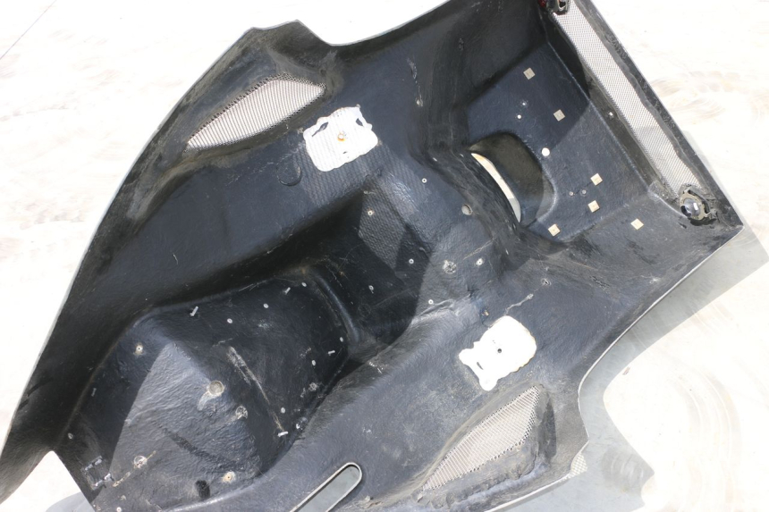 photo de SEAT AND REAR FAIRING BOOM TRIKE FUN 500 (2004 - 2010) - Fixing points details