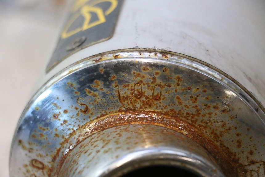 photo de EXHAUST SILENCER SUZUKI DR S 600 (1985 - 1989) - Alternative perspective