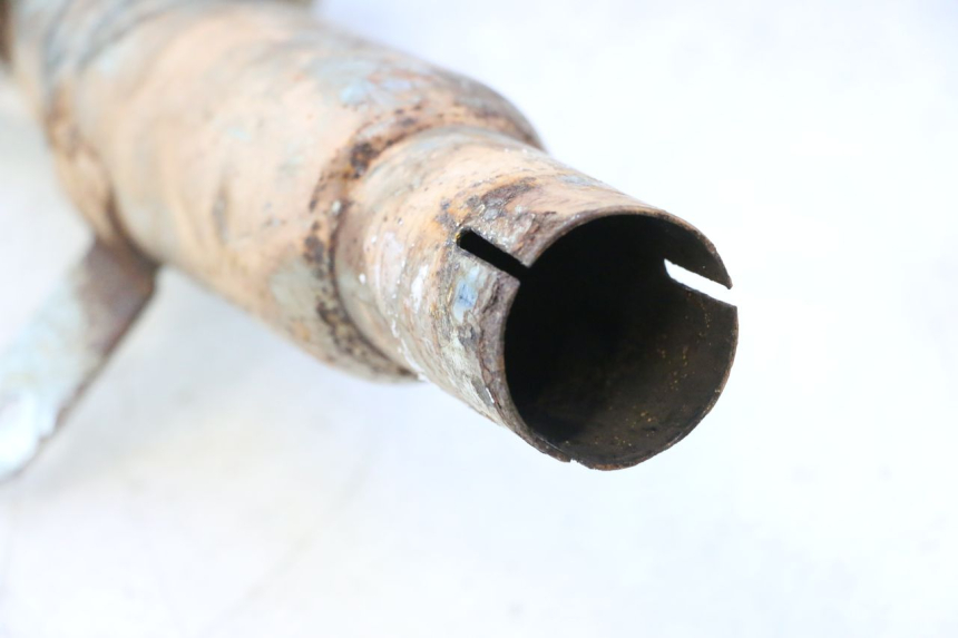 photo de EXHAUST SILENCER SUZUKI DR S 600 (1985 - 1989) - Fixing points details